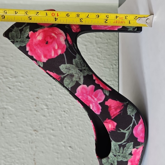 Size 7.5 Christian Siriano pink floral heels - Picture 5 of 5